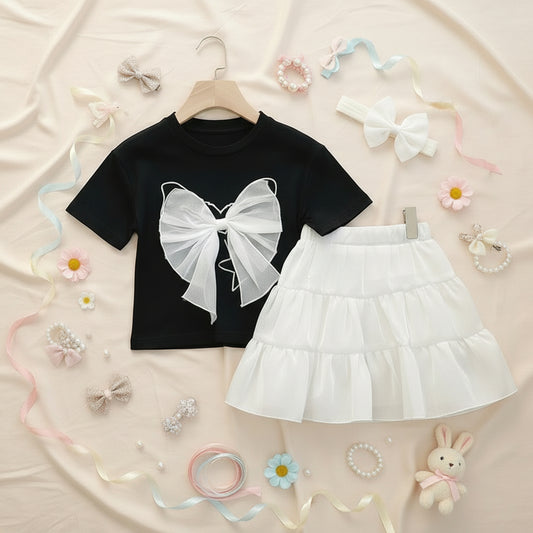 Stylish Mini Mono Trend Outfit