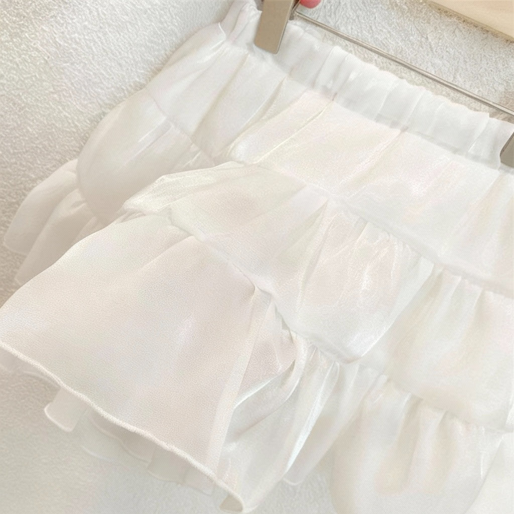 Stylish Mini Mono Trend Outfit