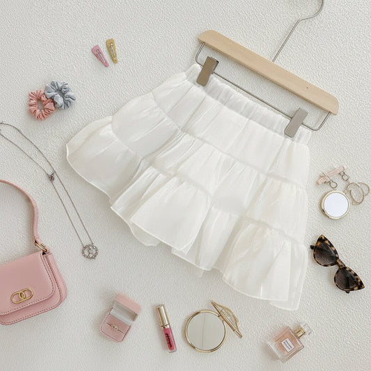 Stylish Mini Mono Trend Outfit
